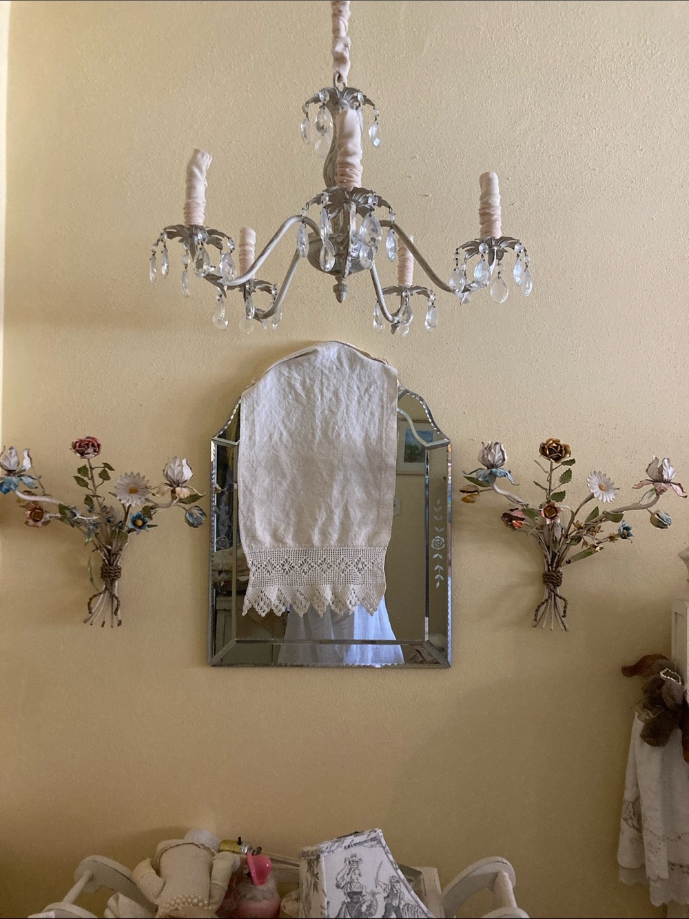 ITALIAN TOLEWARE CANDLE SCONCES - Picture 1 of 6